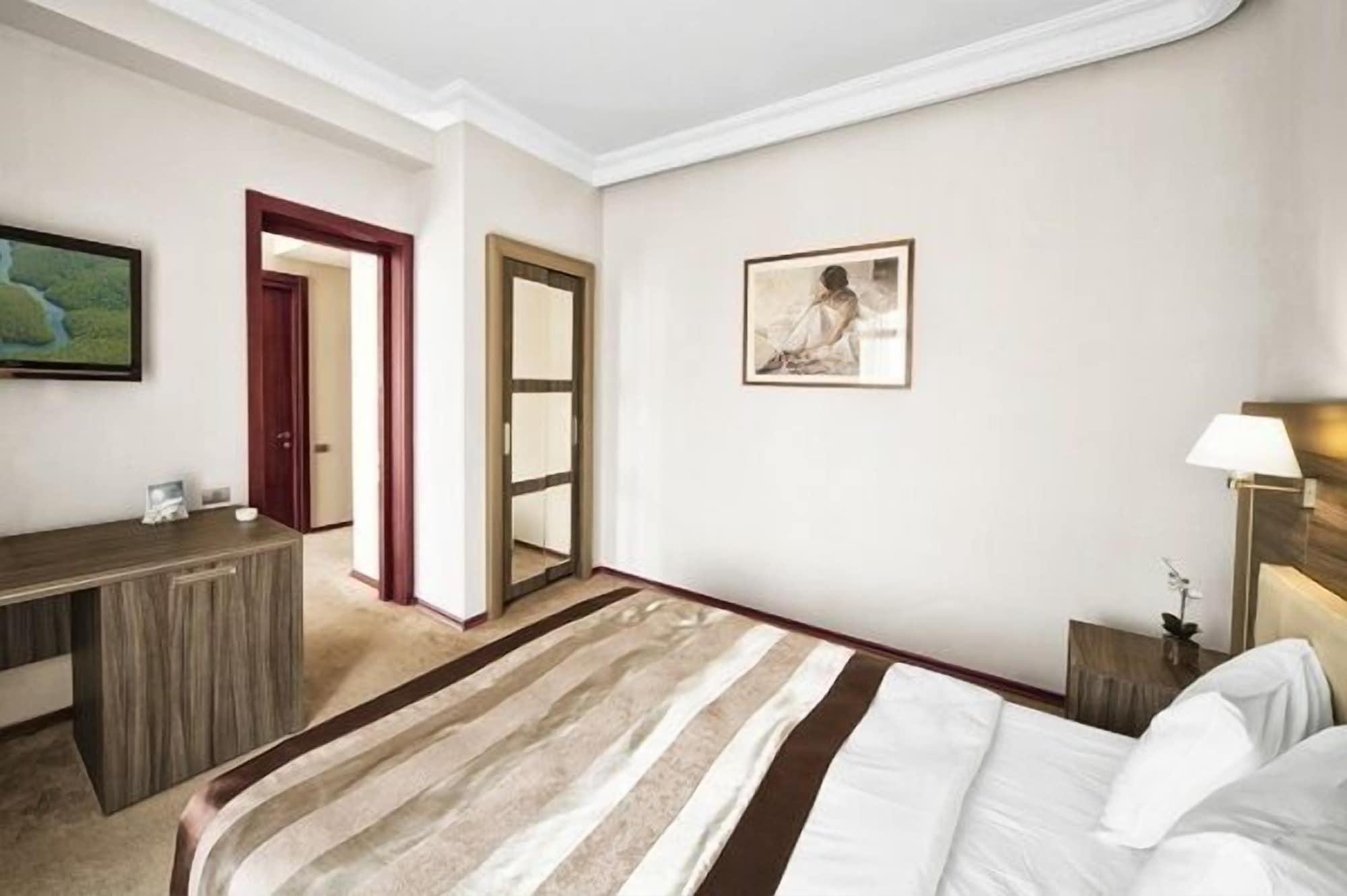 Cruise Hotel Tbilisi Eksteriør bilde