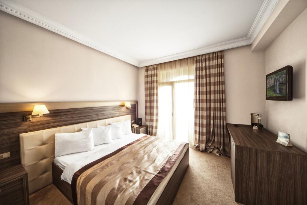Cruise Hotel Tbilisi Rom bilde